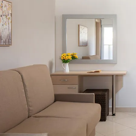 Sofia 3* نيكيتي